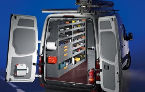 Zabudowa MERCEDES SPRINTER firmy StoreVan.